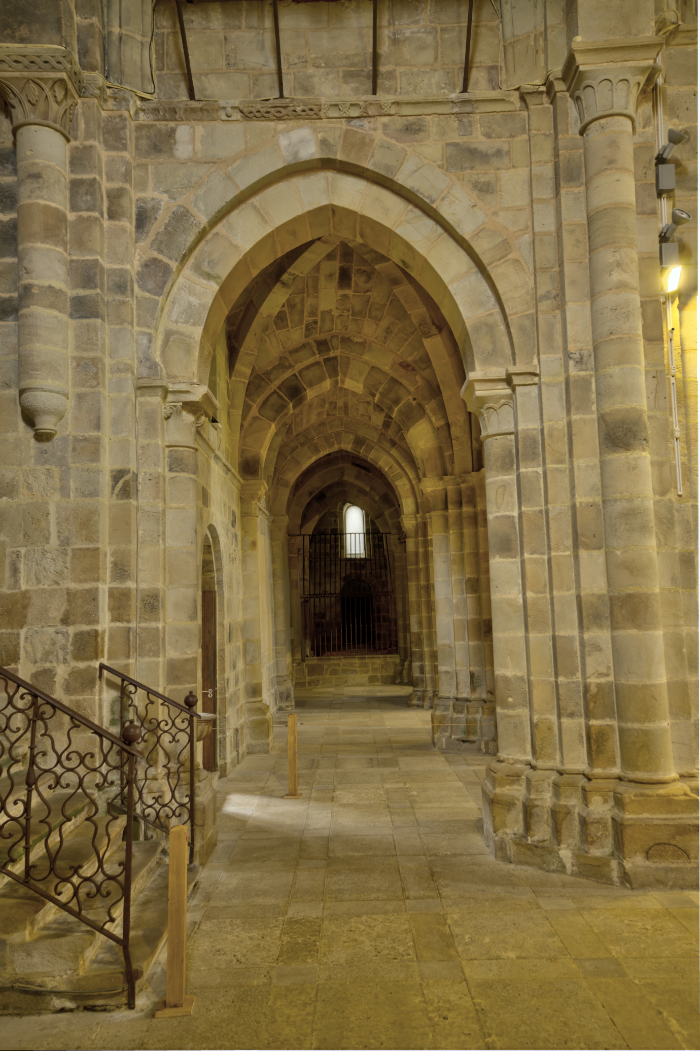 Nave del evangelio de la iglesia del monasterio de Valdedios